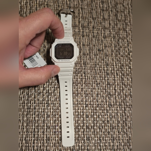 Near Mint! White Casio G-Shock GW-M5610MD-7 . Multi Band 6 Solar - Picture 10 of 13